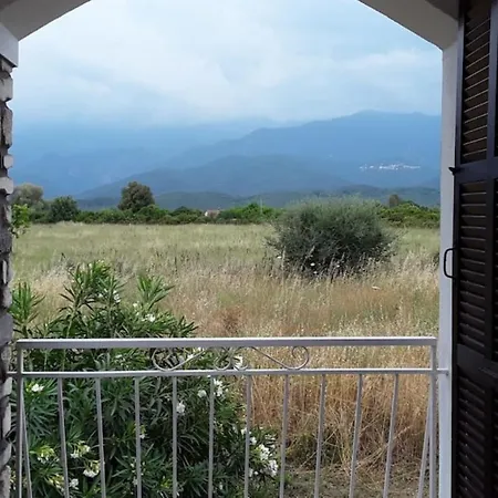 Villa Nichee Entre Mer Et Montagnes *